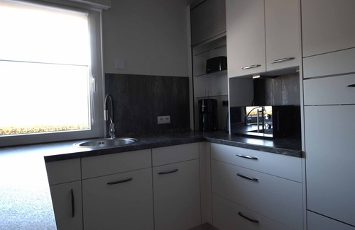 Kraksdorf Apartamento | Ostsee Ferienwohnung 100qm bis 6 Pers., 1.000 qm Eingezäunter Garten