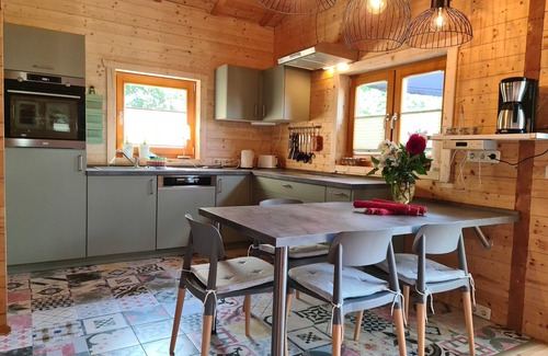 Kroepelin Apartamento | Ostsee-Land-Ferienhaus - 3-room vacation home Jennie with terrace and fireplace