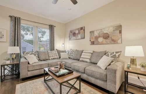 University District Casa | OSU and Short North 4 Bedroom Patio and Garage with EV