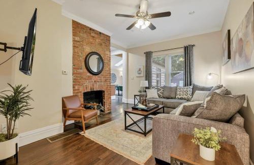 University District Casa | OSU and Short North 4 Bedroom Patio and Garage with EV