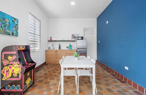 Sagrado Corazon Apartamento | Otium | King Sized | Free Snacks | Pet Friendly