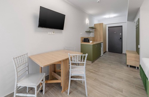 Bucharest Apartamento | Otopeni Suites by CityBookings