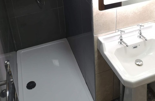 Warminster Chalet De Esquí | Otter 4 Hot Tub - HuntersMoon-Warminster-Bath-Salisbury