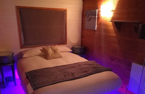 Warminster Chalet De Esquí | Otter 4 Hot Tub - HuntersMoon-Warminster-Bath-Salisbury