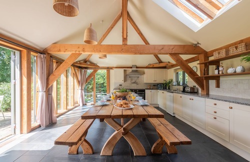 Newton Ferrers Cabaña | Otter's Cottage - a cottage that sleeps 10 guests in 5 bedrooms