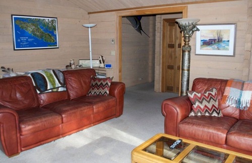 Quadra Island Cabaña | Otter View Cottage Home
