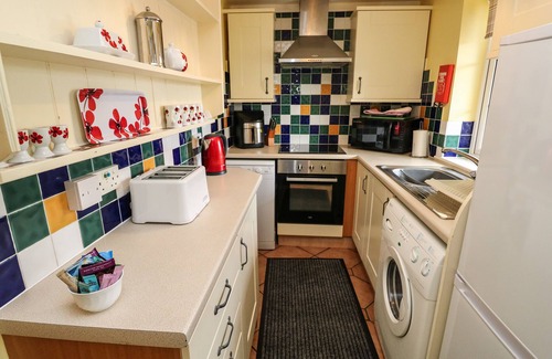 Ash Mill Cabaña | OTTERS HOLT, pet friendly, with a garden in South Molton