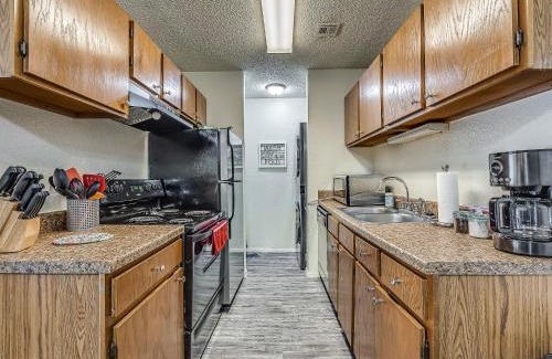 Norman Apartamento | OU Sooner, Pool & Gym, BBQ, Netflix, 100mb Internet, LG Washer & Dryer, Close to OU!