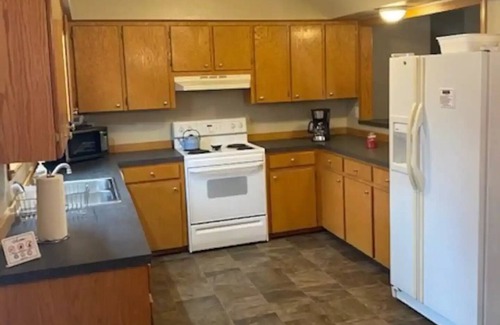 Mena Casa | Ouachita Basecamp
