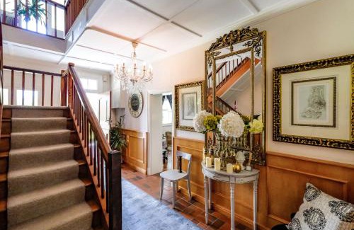 George Casa | Oude Berg Guesthouse - 10 Caledon Street