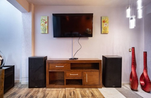 Lázaro Cárdenas Casa | Our casa is your casa