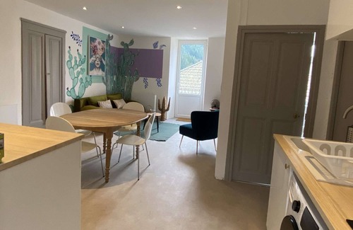 Lachapelle-sous-Chaneac Apartamento | Our Comfortable Apartment: Your Starting Point for Adventures