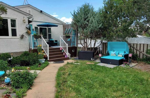 Sylvan Lake Casa | Our cottage is just two blocks away from Sylvan Lake