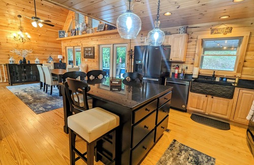 Robbinsville Casa | Our Happy Place in Robbinsville