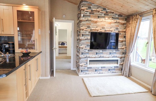 Yealand Conyers Cabaña | OUR HAPPY PLACE, pet friendly, character holiday cottage in Carnforth