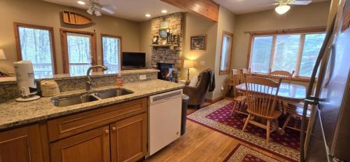 McHenry Casa | Our Heart's Desire- spacious 3 BR condo with hot tub in great location!