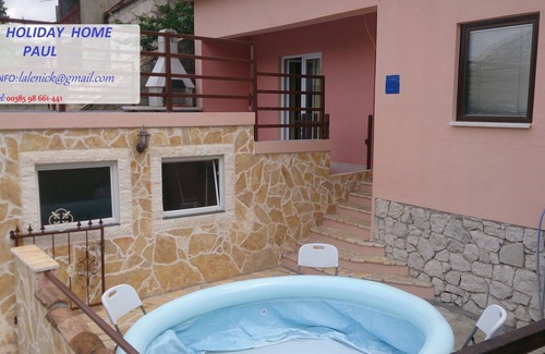 Slivno Casa | Nuestra casa está en un pequeño pueblo a orillas del lago ya 4 km de la playa.