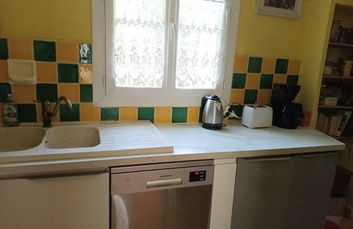 Les Angles Casa | Nuestra Señora de los Ángeles, una casa con piscina, piano, ubicado en la colina
