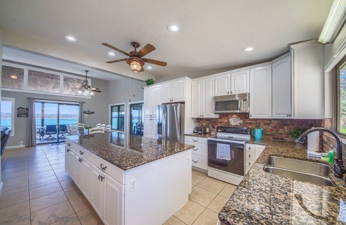 Canyon Lake Casa | Our Lake View Cl 1683 4 Bedroom Home by RedAwning