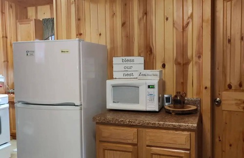Wingett Run Casa | "Our Little Piece of Heaven" Private cabin located in Wayne's National Forest