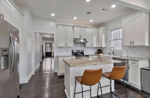 Eighth Avenue Casa | Our luxurious vacation home has everything you need to enjoy Nashville.