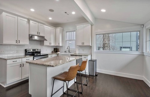 Eighth Avenue Casa | Our luxurious vacation home has everything you need to enjoy Nashville.