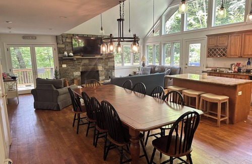 West Hartford Casa | Our Quechee Escape: Spacious 5 - bedroom home in breathtaking central Vermont