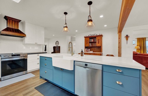 Canyon Rim Casa | Our "Slice of Heaven, located near ski resorts, U of U and Downtown Salt Lake