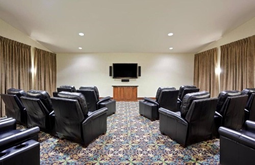 Mukilteo Casa | our spacious suites are designed for relaxation.