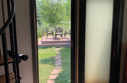 Oneida Otro | Our Thunder Moon Farm Stay- sleeps 7, framed by wildflowers. 4 miles to GB.
