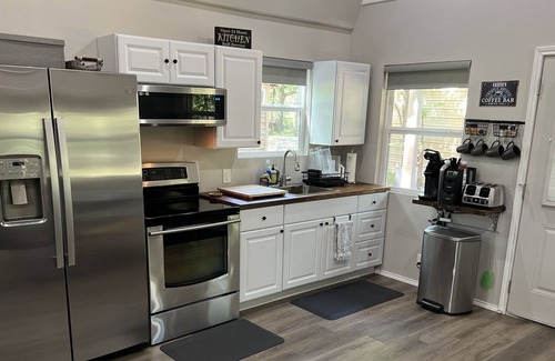 Scenic Oaks Cabaña | Our Tiny House is Peaceful, it is a place for relaxing and enjoying.