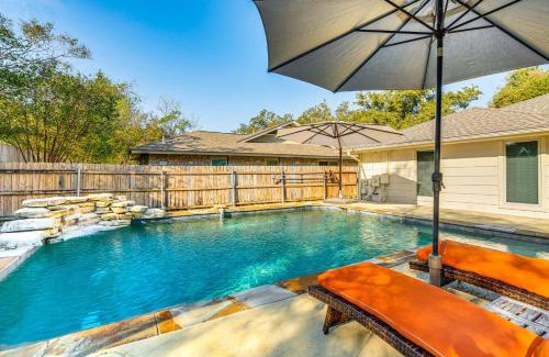 McNeil Casa | Outdoor Entertainment Space Austin Family Home