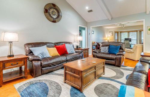 McNeil Casa | Outdoor Entertainment Space Austin Family Home