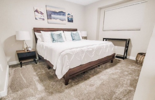 Cottonwood Heights Casa | Outdoor Enthusiasts enjoy Mountains & Cozy retreat