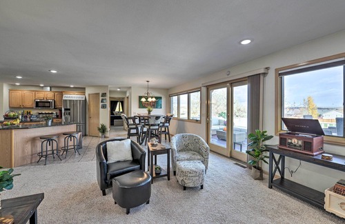 Lander Casa | Outdoor Enthusiasts' Retreat w/ Hot Tub, Deck