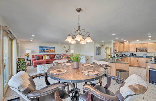 Lander Casa | Outdoor Enthusiasts' Retreat w/ Hot Tub, Deck