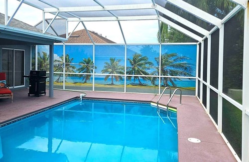 The Villages Casa | Private Pool, Golf Cart, & Pet Friendly. Close to Golf and Town Squares.