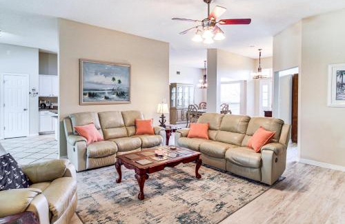 Ono Island Casa | Outdoor Oasis Group Getaway in Pensacola!