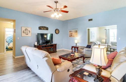 Ono Island Casa | Outdoor Oasis Group Getaway in Pensacola!