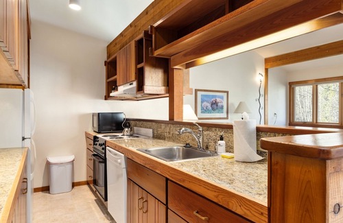 Moose Wilson Road Condominio | Outpost: Dogwood 2724 - Aspens Location!