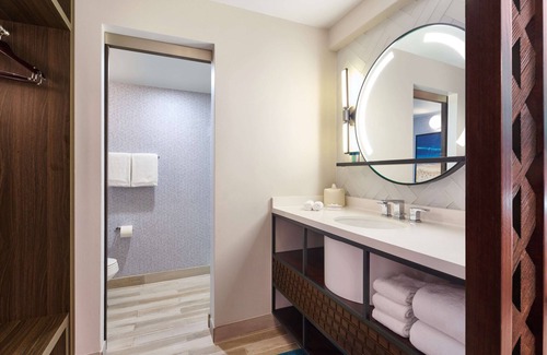 Waikiki Hotel | OUTRIGGER Waikiki Beachcomber Hotel