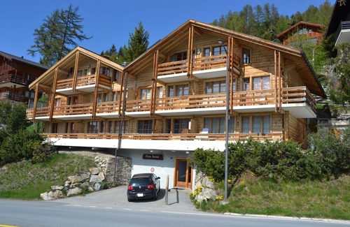St. Luc Apartamento | Outside : flat for 4 person on the 2nd floor, balcony -Inside : 45 sqm, living room with dining area