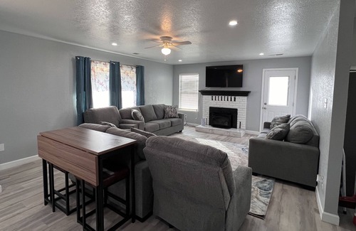Squaw Valley Otro | Outskirts of Sierra Foothills, 30 minutes from Sequoia National Forest!