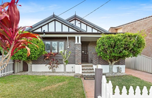 Bexley Casa | Outstanding 4-Bed Home with Garden, Pool & More