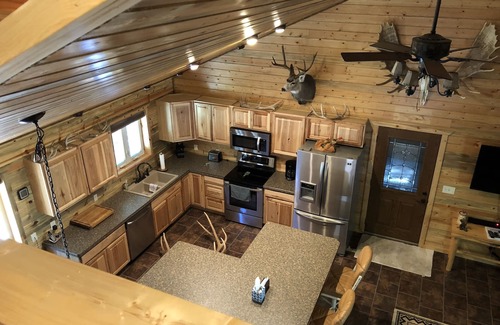 Cody Cabina | Excepcionales minutos de Crandall Cabin de Yellowstone, ¡listos para su aventura!