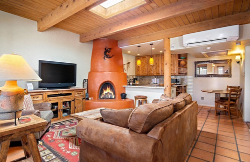 Northeast Santa Fe Hotel | Outstanding Fort Marcy Condo Above The Plaza