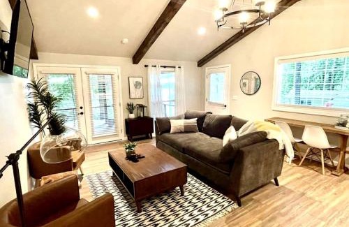 Cadiz Casa | Outstanding Lakefront Cottage with Fire Pit in Cadiz, Kentucky