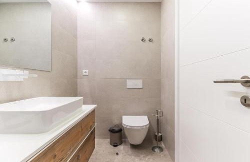 Santos Apartamento | Outstanding Santos Spacious 2 Bedroom Apt w AC