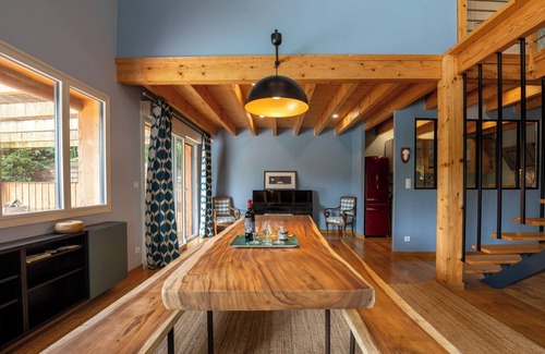 Hourtin Villa | Outstanding wooden villa, fully equipped, pool; near lake, sea and shops.