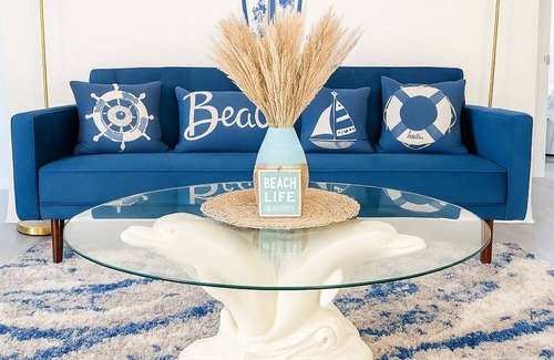 Bayview Casa | OV Beach Oasis: The Beach House- A 4 minute walk to the beach !